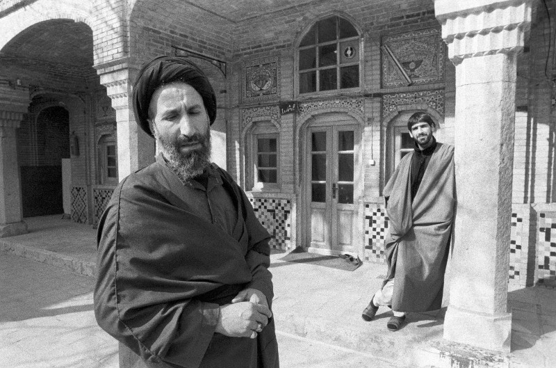 Cinquante ans de solitude iranienne : Behzad Jaez. Madresseh-e-Taleb [Ecole coranique]. 2001-2004, epreuve gelatino-argentique. Collection de l'artiste. 
